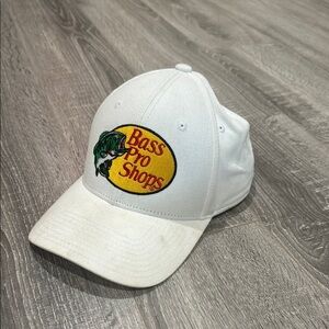 Bass Pro Shops White Baseball Cap‎